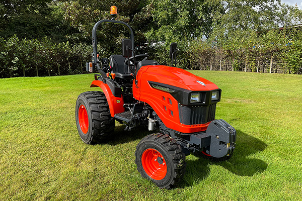 Avenger 26 HP Shuttle compact tractor